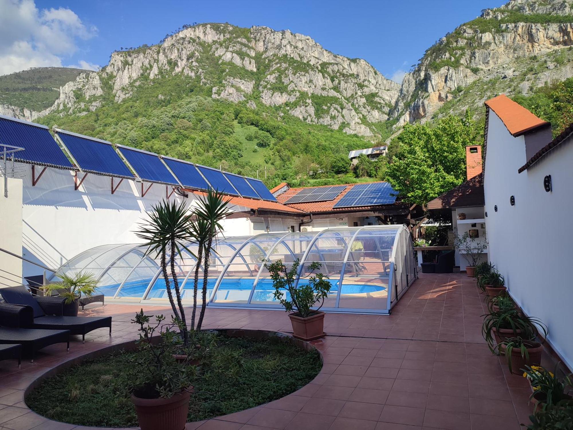 Pensiunea La Dolce Vita Baile Herculane Exterior photo