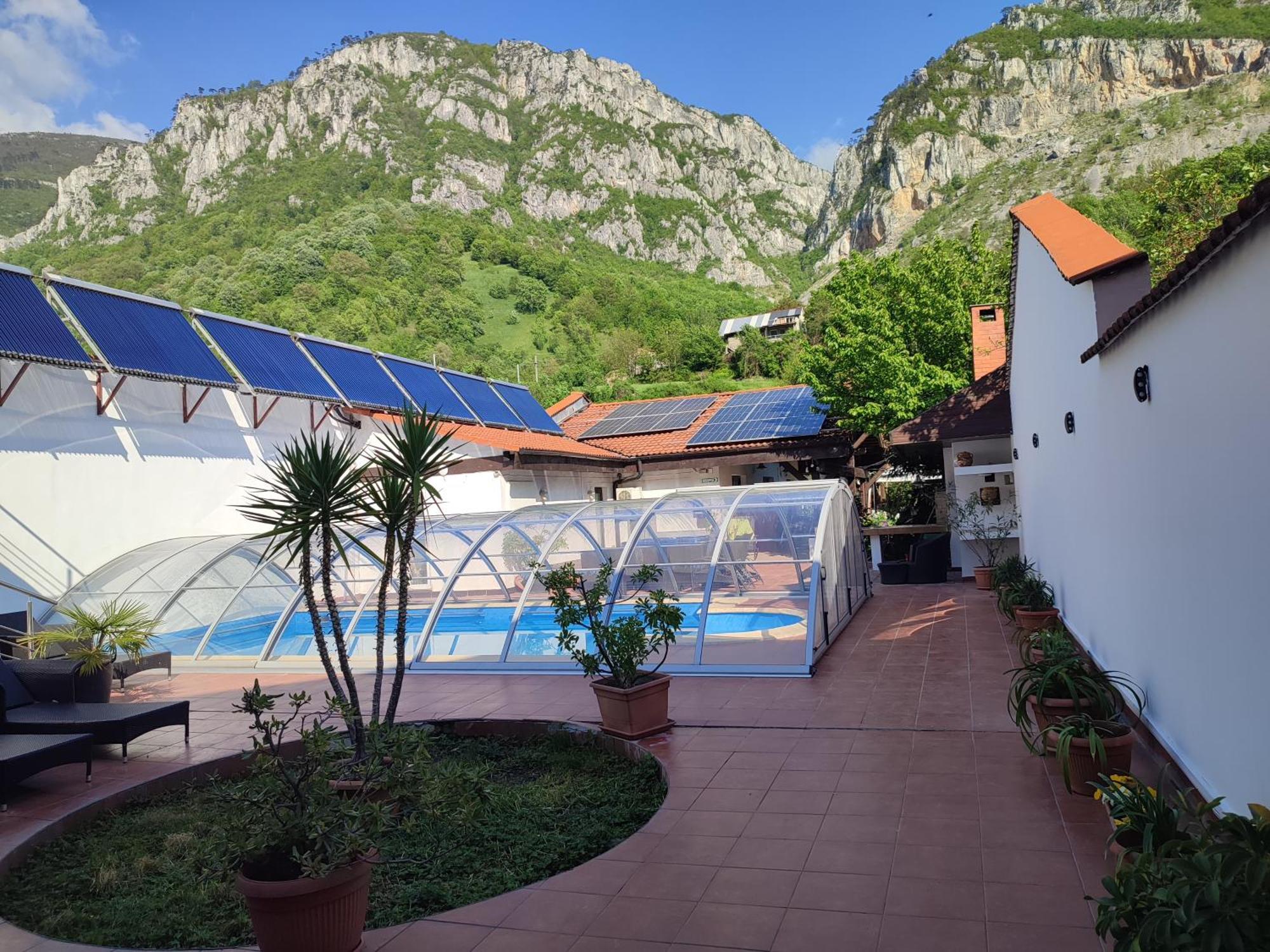 Pensiunea La Dolce Vita Baile Herculane Exterior photo