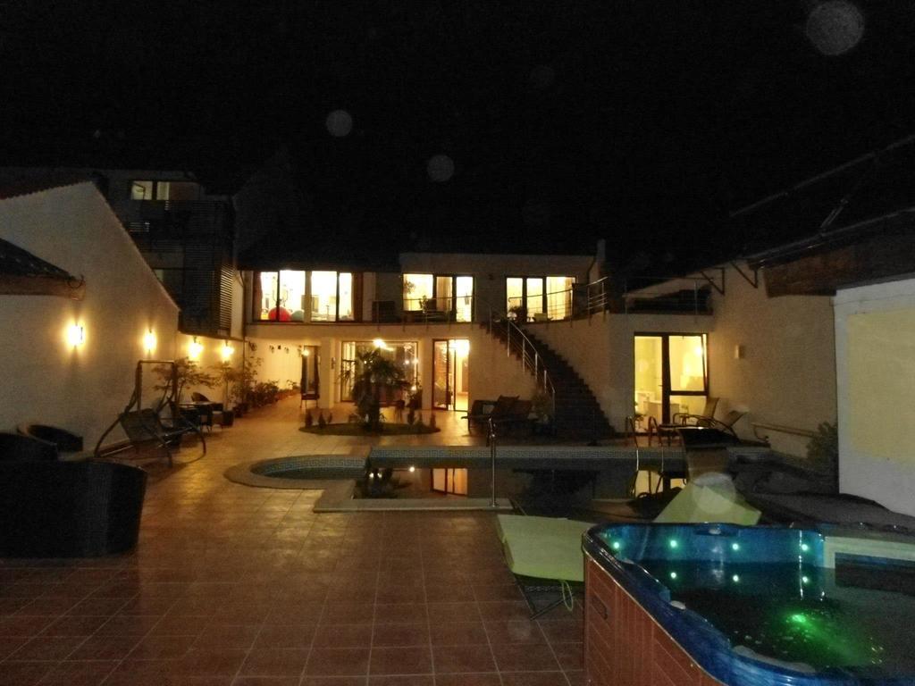 Pensiunea La Dolce Vita Baile Herculane Exterior photo